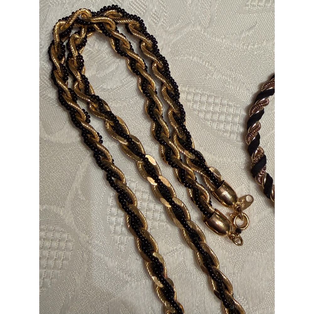 Vintage Trifari Necklace with Matching Bracelet and Earrings - Picture 4 of 6